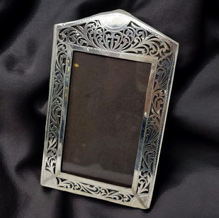 iconic silver photorframe